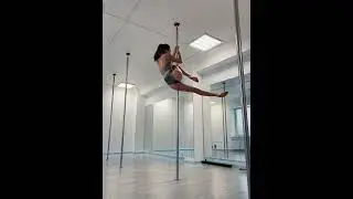 Комбинация с интересным переходом и одной из вариаций джамиллы/Pole Dance Comb