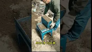 Mechanical vibration table brick making machine