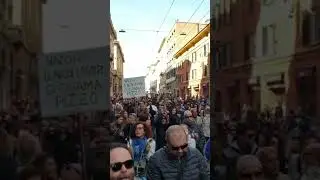 Massive protest in Bologna, Italy against mandatory health passports