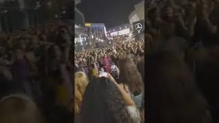Rock Me | ONE DIRECTION fans MIDNIGHT CONCERT in the streets of Berlin