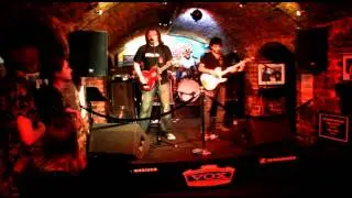 Ed Tulipa - Club Monica (en directo en el Cavern Club)