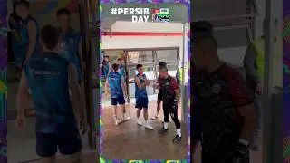 Momen ketika rezaldi salaman dengan andritany #persib #persija #bobotoh #thejakmania
