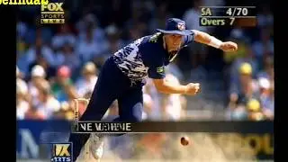 😳 Shane Warne  bowling medium pace, in a floppy hat  & grabbing wickets 🤣