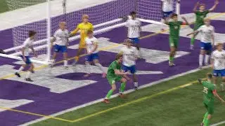 Футбольная команда Wayzata Boys уступает команде Edina в полуфинале чемпионата штата класса AAA