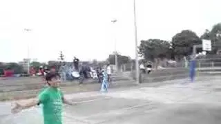 Chicas azules ganando por walk-over