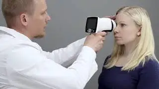 Optomed Aurora  handheld fundus camera