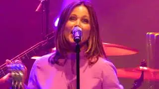 Leave A Light On - Belinda Carlisle - Sydney 2019