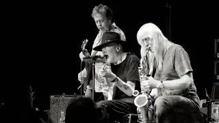 Johnny Winter, Edgar Winter and Rick Derringer &ndash; Johnny Guitar (2007) 