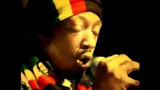 Ras Shiloh - Performing Live @ Jon Shop ..