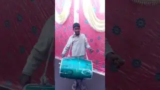 sandalpur ambedakar colony patna ke ek dallit ka beta dhol bajakar apna pet bharta hai