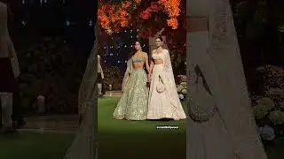 Janhvi Kapoor with Sister Khushi at Ambani&rsquo;s