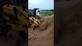 jcb loading in tipper