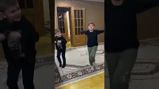 Ce Mec Habite Dans une Maison Hant&eacute;e 👻