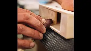 L'&eacute;b&eacute;niste, l'artisan qui, d'une main de ma&icirc;tre, met en forme la partie bois des solutions Excelson