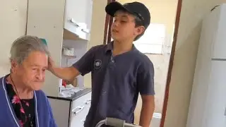 João e eu batemos o carro.