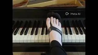 NICKALINA777 PIANO PLAYING TOES