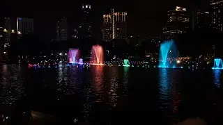 Night Dancing Fountain Display at KLCC Park - Tour Malaysia
