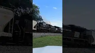 Fast Tracks! Heritage Classic PENN CENTRAL #1073 mid DPU for NS #153 @rider22​