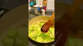 Cucumber stir fry #healthy #delicious #cucumber #stirfry #fastcooking #simplecooking #3minutesrecipe