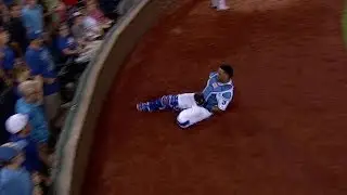 CLE@KC: Salvy cements win with great sliding catch