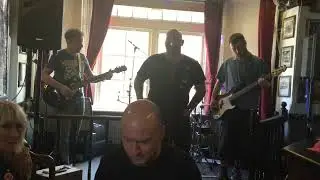 the ob1 band at nightingale pub Sutton.