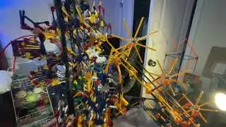 K&rsquo;NEX Big Ball Factory (with a extra drop to the start)