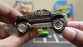 Hot Wheels Toyota Tundra 2010 Silver Series
