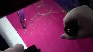 Free Motion Long arm graffiti quilting on a modern quilt part 1