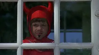 طفل مشاغب بيقرر يحرق أوضته بعد ما اتضايق من أهله Problem child
