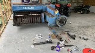 Fixing the loose flywheel on our Ford 532 hay baler