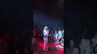 What Do You Want - Benson Boone (live in Prague)