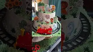 Moving train cake #shorts #viral #ytshorts #cakedesign #cake #new #cakedecorating 🎂