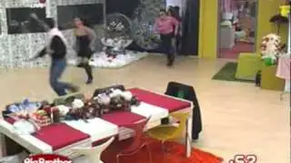 Big Brother Greece 2010-mpeite oloi mesa!