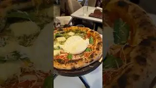 Neapolitan style New York in Kailash colony, Delhi #shorts #italianpizza #thincrustpizza
