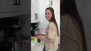 Задаю жене те же глупые вопросы, которые она мне задаёт.
