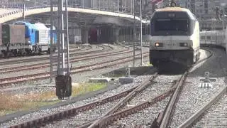 Renfe 252 loco 252-038 runs around the Tren Hotel at Vigo Guixar