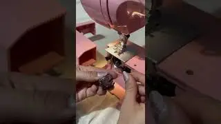 Enhebrado de la m&aacute;quina de coser familiar