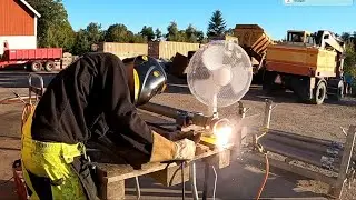 Solcellspaneler del 2. Vi fortsätter med rören som ska ner i marken