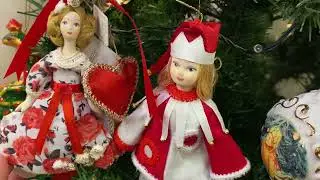 Большая Покровская улица. Новогодние витрины и сказочная снежная атмосфера.
