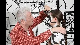 Black and White COMIC - Bodypaint art performance by artist J&ouml;rg D&uuml;sterwald