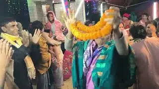 Nice Dance with bandparty.