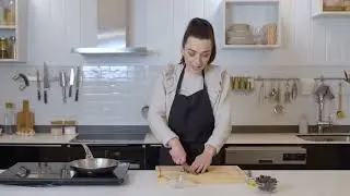 Torr&eacute;fier des noisettes avec Camille Stengel
