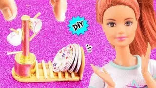 🙌 2 Super IDEAS de Manualidades para la COCINA de Barbie!! / Momentos Diyvertidolls