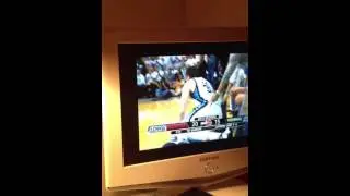 Marc gasol getting finger blasted by a grizzly fan