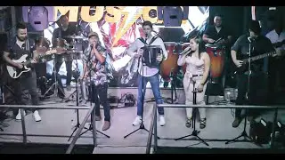 EL QUE LA HACE LA PAGA EN VIVO / LA FUERZA MUSICAL