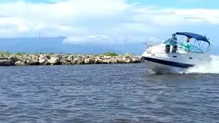 Entrando na Barra do Rio Juqueriquer&ecirc; com #lancha Triton 270