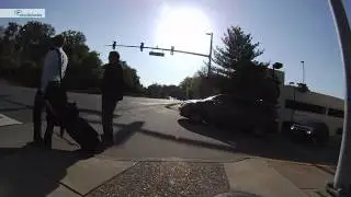 Van is blocking the Custis trail at Marriott Key Bridge