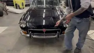 1973 MG B Roaster Convertible Video 3 Engine Startup 1