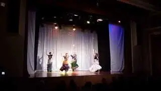 Aline Muhana e alunas @ 5 Arabic Night Mix Brasil