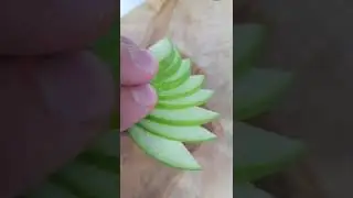 Как сделать украшение для коктейля из яблока #shorts #nolow #garnish #cocktailgarnish